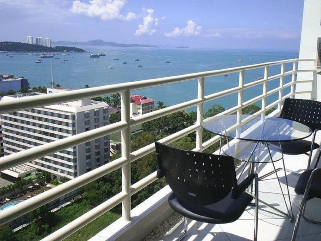 Vtsix Condo Service At View Talay 6 Condo Pattaya Oda fotoğraf